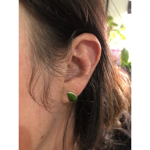 Green Avocado Fruit Vegetable Stud Earrings Mismatch Mini Novelty Fashion Gift - Picture 4 of 8